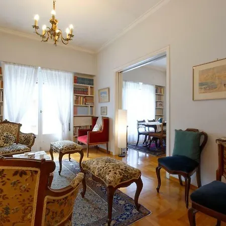 Vintage Artistic Apartment *